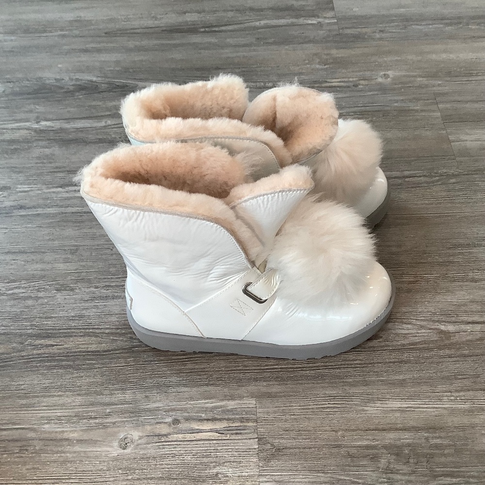 UGG ISLEY PATENT WATERPROOF WHITE BOOTS - WOMEN'S 8